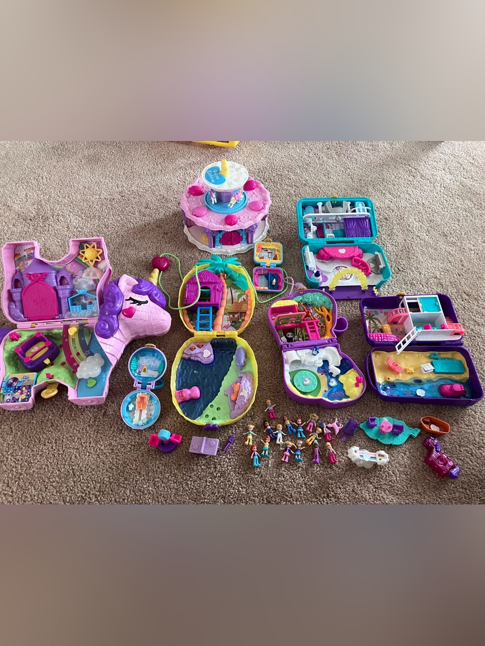 Polly pocket sets lot of 8